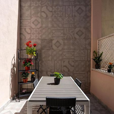 Appartamento Elegante Con Terrazzino Nel Centro Di Napoli 外观 照片