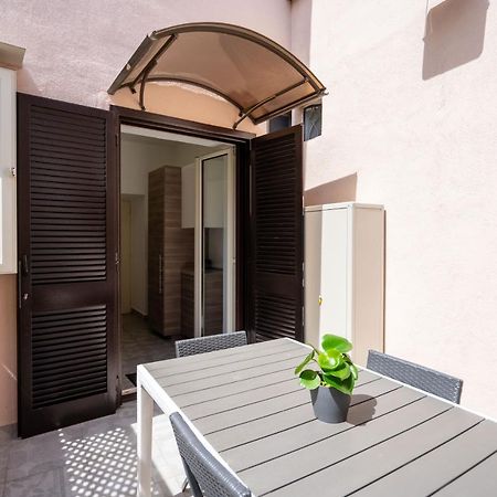 Appartamento Elegante Con Terrazzino Nel Centro Di Napoli 外观 照片