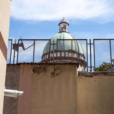 Appartamento Elegante Con Terrazzino Nel Centro Di Napoli 外观 照片